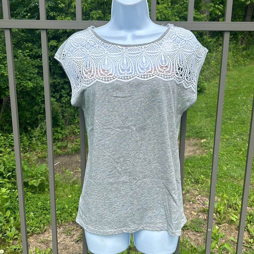 NWT LOFT Vintage Soft Gray & White Lace Tee Size Small